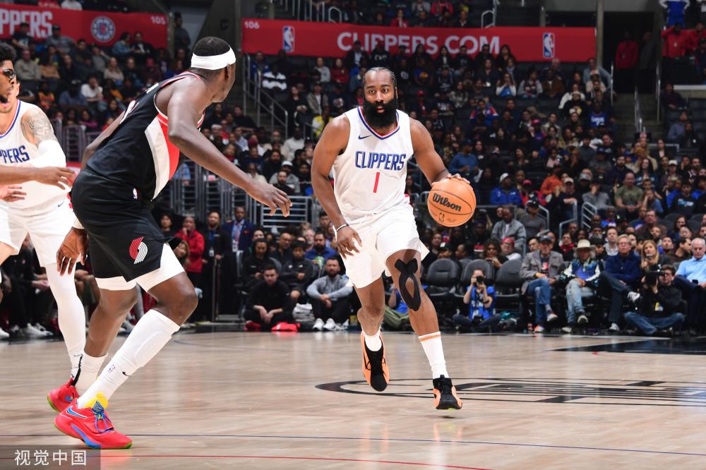 并由穆里尼 并由穆里尼