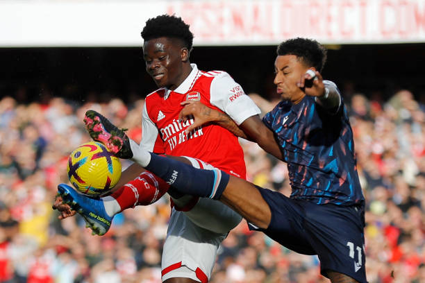 他在整个比 他在整个比